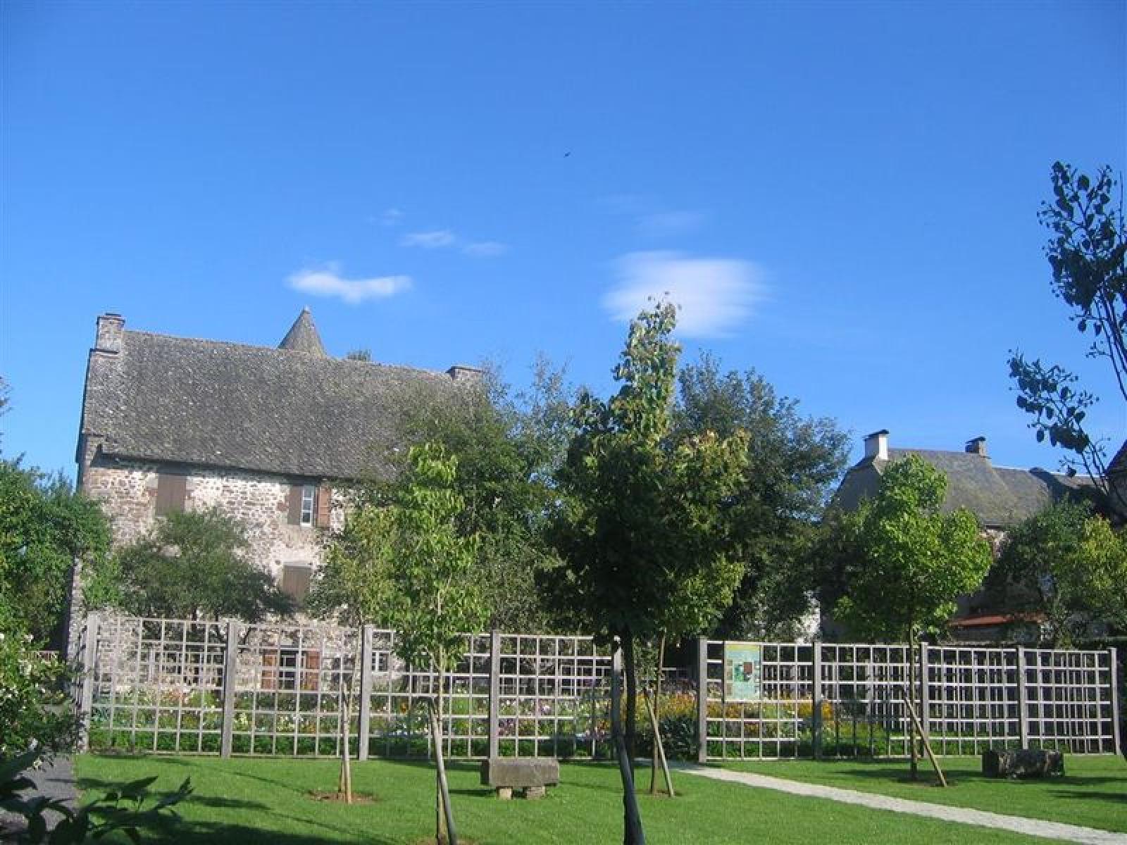 Verger de Déduit - Château de la Trémolière