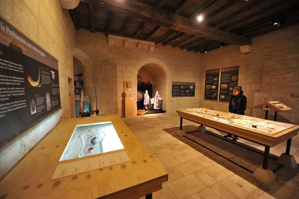 Musée ethnographique et archéologique du Donjon
