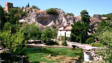 Musée-Bibliothèque François Pétrarque