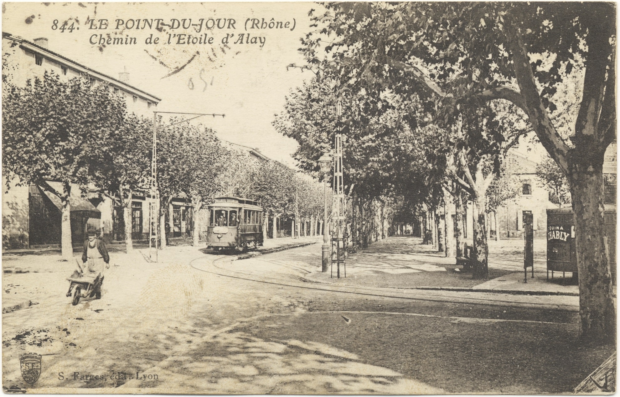 De quoi se souvenir que le "Point-du-Jour" est d'abord un carrefour entre des propriétés bourgeoises résidence d'été aux superbes parcs-jardins de "La petite Provence" et des exploitations maraichères sur le plateau jusqu'à "La plaine" De quoi se souvenir que le "Point-du-Jour" est d'abord un carrefour entre des propriétés bourgeoises résidence d'été aux superbes parcs-jardins de "La petite Provence" et des exploitations maraichères sur le plateau jusqu'à "La plaine"