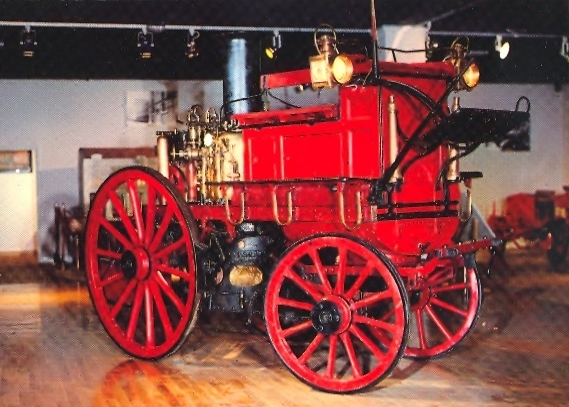 Pompe à vapeur Mason & Cie de Londres. 1893  Ce véhicule à traction hippomobile montait en cas de besoin au Point-du-Jour sur le Truck du Funiculaire. En l'attendant les sapeurs-pompiers volontaires récupéraient leur matériel au 10 rue des Aqueducs Pompe à vapeur Mason & Cie de Londres. 1893  Ce véhicule à traction hippomobile montait en cas de besoin au Point-du-Jour sur le Truck du Funiculaire. En l'attendant les sapeurs-pompiers volontaires récupéraient leur matériel au 10 rue des Aqueducs
